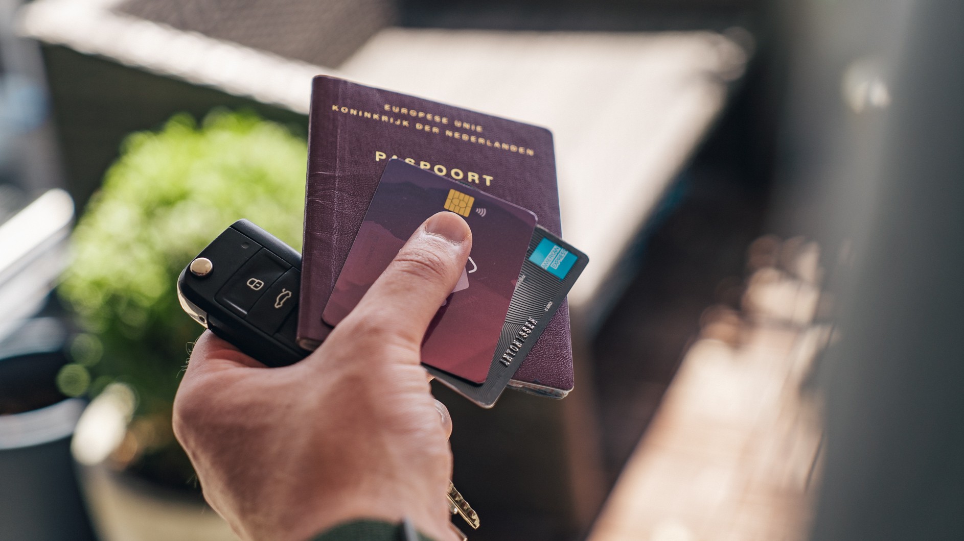 Auto huren met een creditcard in het buitenland? Hier zijn handige tips voor je reis